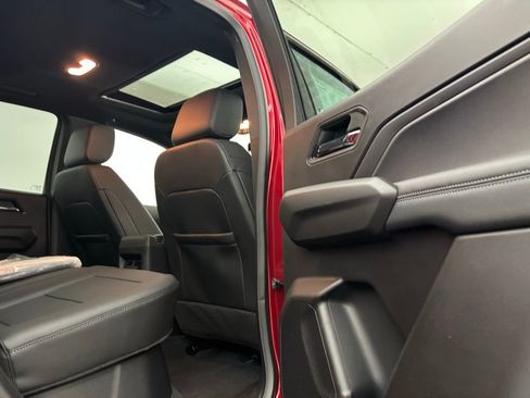 New 2026 GMC Canyon Elevation w/ Convenience Package image 32