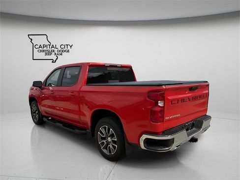 Used 2025 Chevrolet Silverado 1500 LT image 5