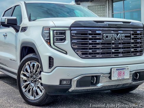 Used 2025 GMC Sierra 1500 Denali Ultimate AWD/4WD image 2