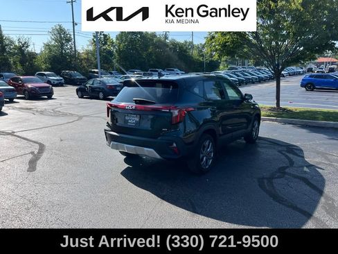 Used 2024 Kia Seltos LX AWD/4WD image 5
