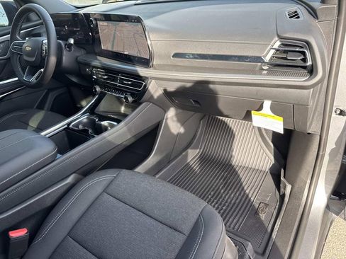 New 2026 Chevrolet Traverse LT image 14