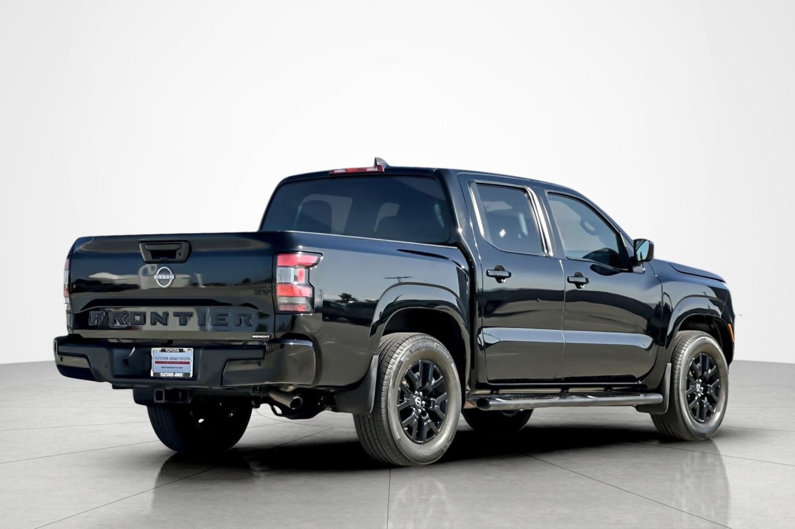 Used 2023 Nissan Frontier SV w/ Midnight Edition Package RWD image 5