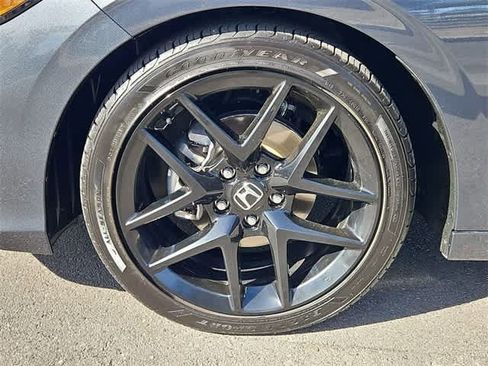 Used 2025 Honda Civic Sport image 13