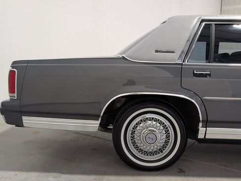 Used 1988 Ford LTD Crown Victoria RWD image 36