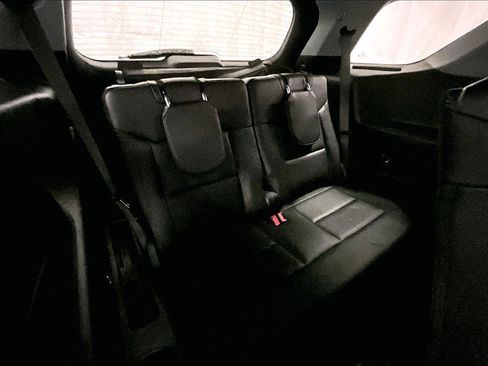 Certified 2022 Ford Explorer XLT w/ Equipment Group 202A image 27