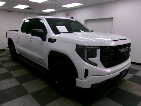 Used 2023 GMC Sierra 1500 Elevation w/ Preferred Package AWD/4WD image 14