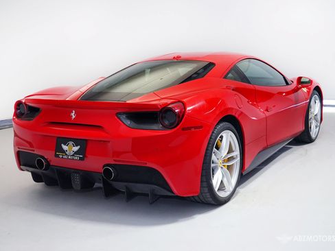 Used 2019 Ferrari 488 GTB RWD image 5