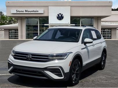 Certified 2024 Volkswagen Tiguan SE w/ Panoramic Sunroof Package