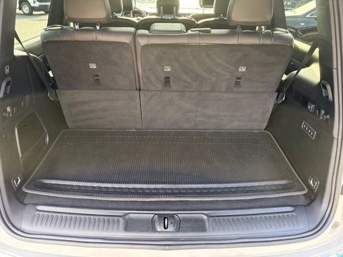 Used 2022 Jeep Wagoneer Series III w/ Premium Group I image 17