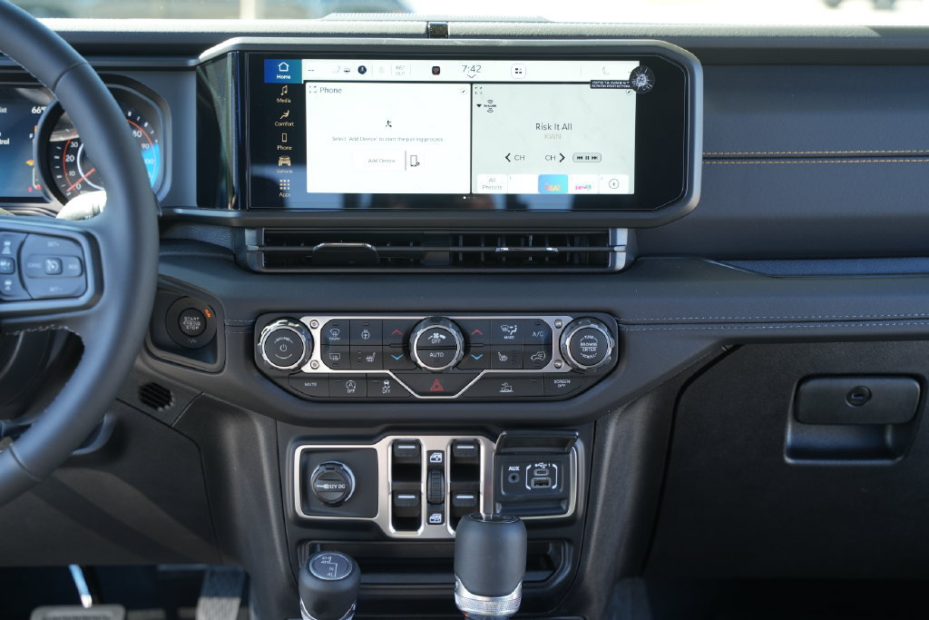 New 2026 Jeep Gladiator Sport AWD/4WD image 26