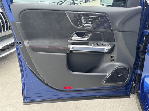 Used 2024 Mercedes-Benz GLB 250 image 17