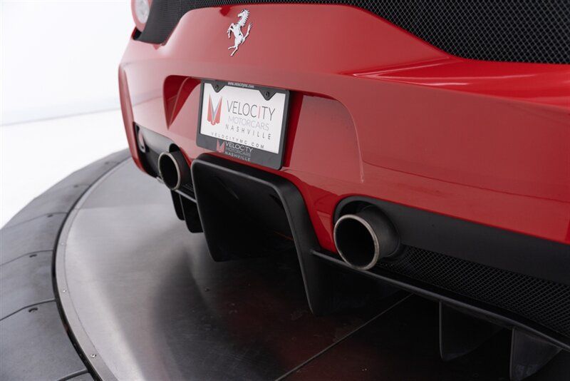 Used 2015 Ferrari 458 Speciale Coupe RWD image 31