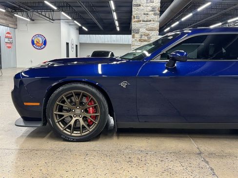 Used 2016 Dodge Challenger SRT Hellcat RWD image 5