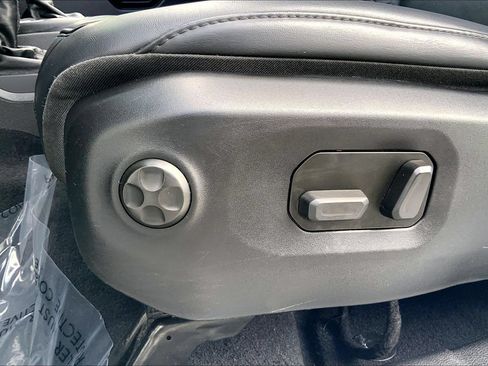 Used 2024 Jeep Wrangler High Altitude AWD/4WD image 35