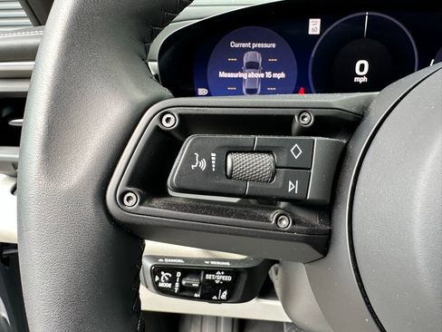 Used 2025 Porsche Macan 4 Electric image 17