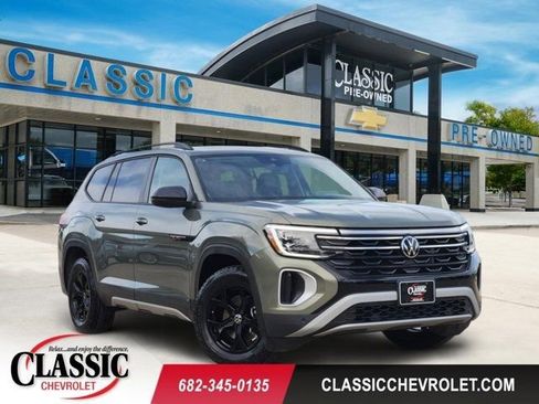 Used 2024 Volkswagen Atlas Peak Edition SEL image 1