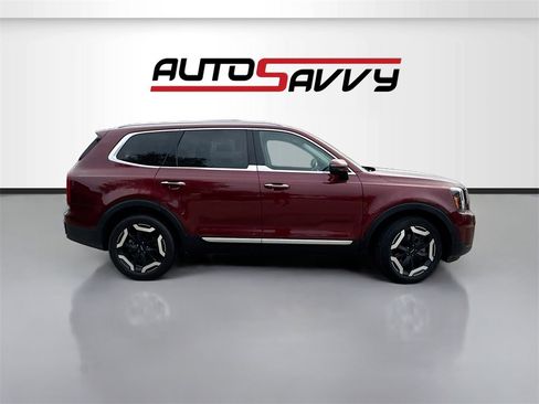 Used 2023 Kia Telluride S image 8