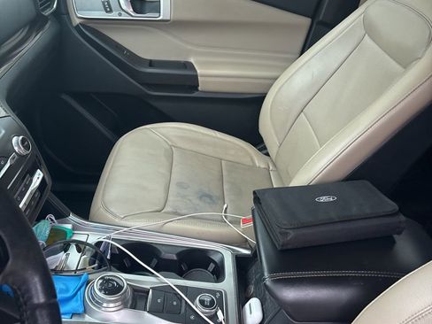 Used 2020 Ford Explorer Limited w/ Class III Trailer Tow Package AWD/4WD image 7