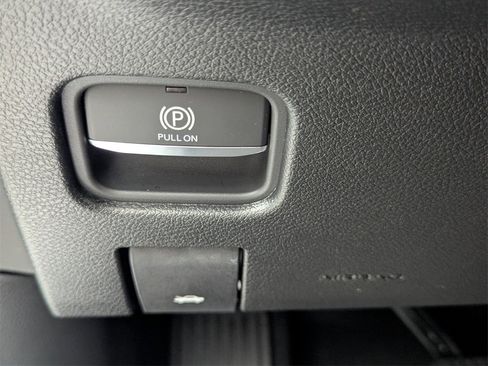 New 2025 Jeep Grand Cherokee Altitude image 14