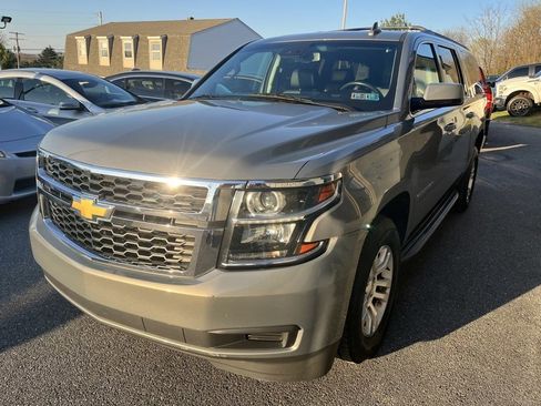 Used 2018 Chevrolet Suburban LT image 1