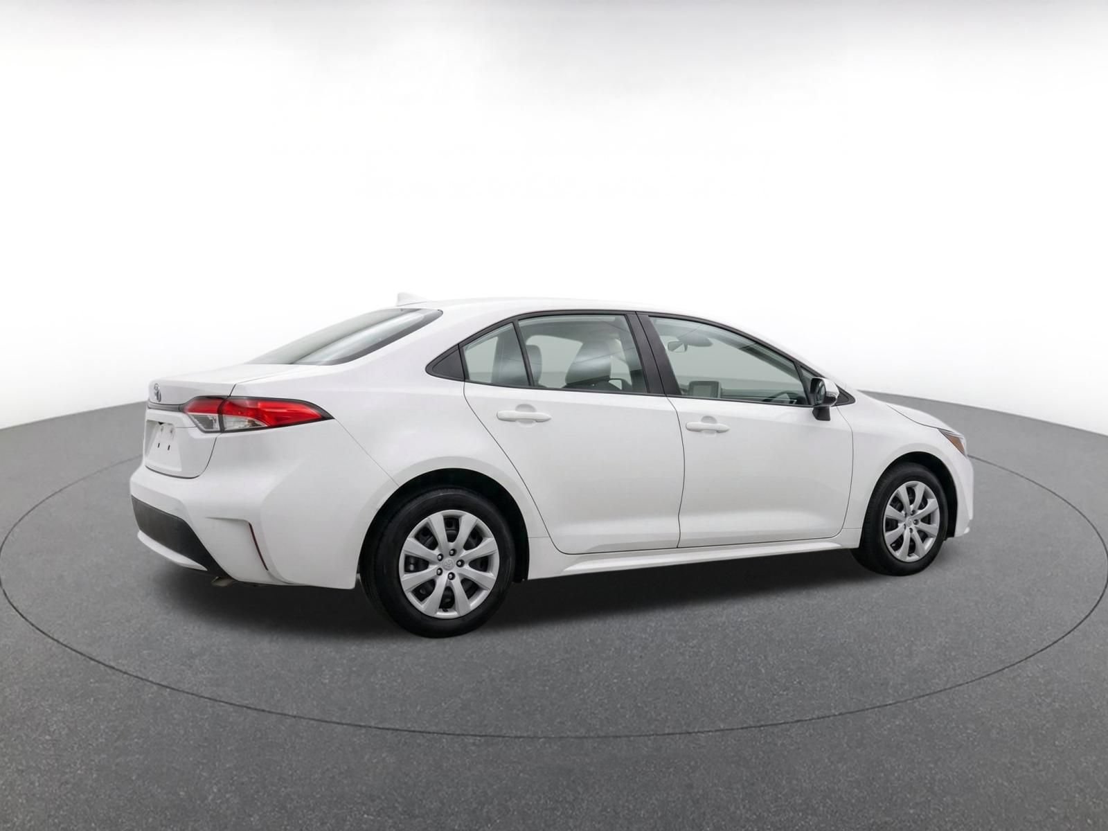 Used 2025 Toyota Corolla LE FWD image 8
