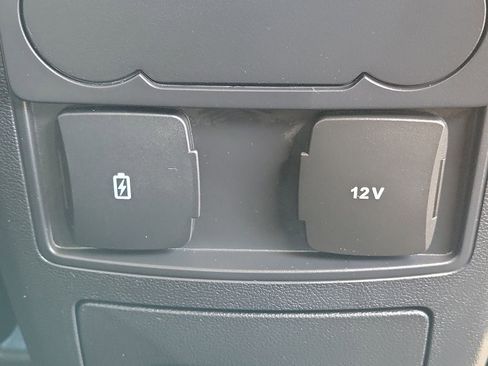 Used 2024 Ford Explorer XLT w/ Equipment Group 202A AWD/4WD image 26