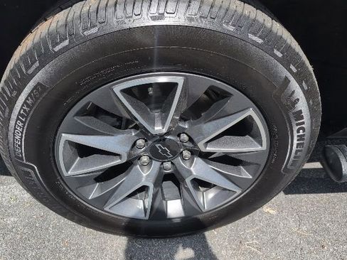 Used 2022 Chevrolet Tahoe Z71 w/ Luxury Package image 5