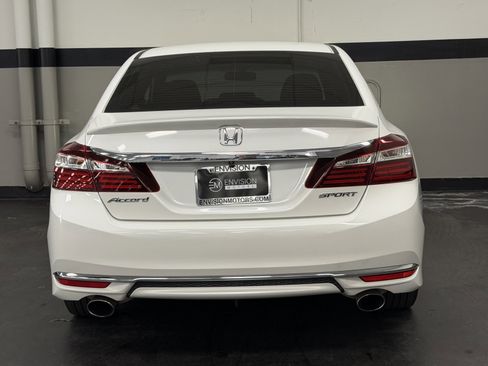 Used 2017 Honda Accord Sport image 10