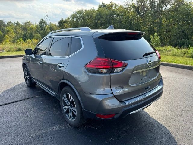 Used 2017 Nissan Rogue SL w/ SL Premium Package FWD image 5