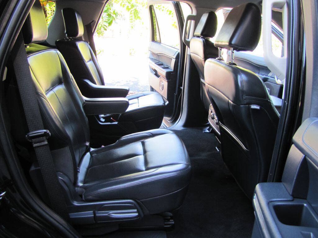 Used 2024 Ford Expedition XLT RWD image 17
