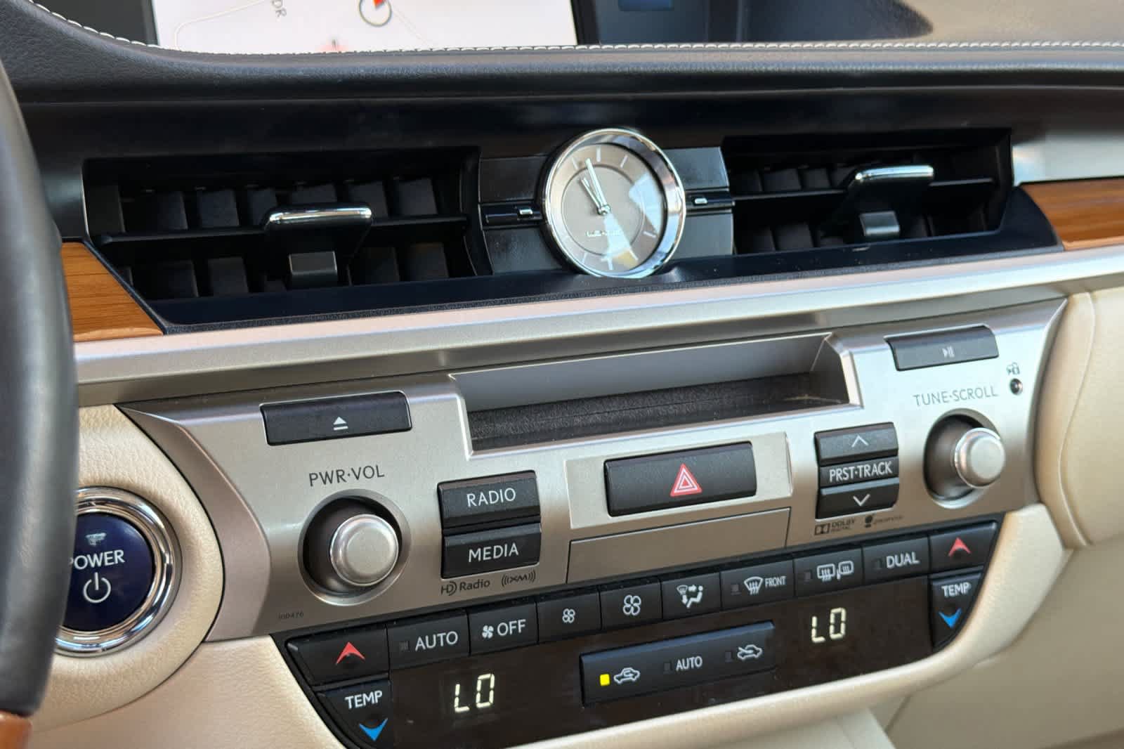 Used 2015 Lexus ES 300h w/ Navigation System Package FWD image 22