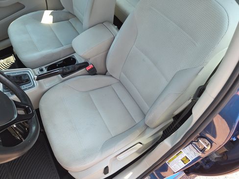 Used 2016 Volkswagen Golf S FWD image 13