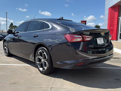 Used 2022 Chevrolet Malibu LT FWD image 9