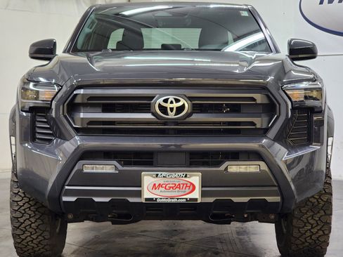 Used 2024 Toyota Tacoma SR5 image 11