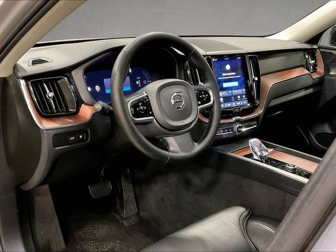 Used 2023 Volvo XC60 T8 Ultimate image 17
