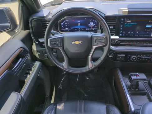 Used 2024 Chevrolet Silverado 1500 High Country w/ High Country Premium Package AWD/4WD image 18