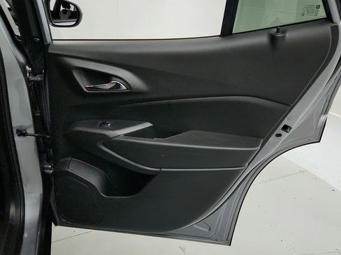 Certified 2025 Chevrolet Trax LS w/ LS Convenience Package FWD image 26