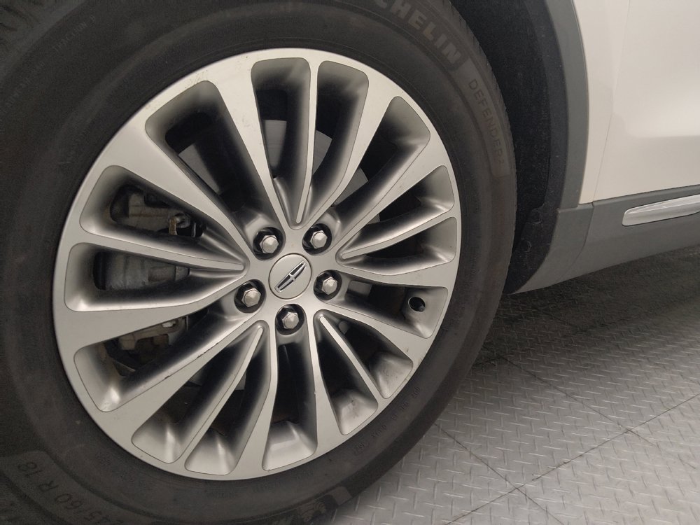 Used 2017 Lincoln MKX Select w/ Select Plus Package FWD image 31