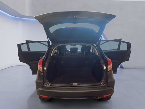 Used 2017 Honda HR-V LX image 12