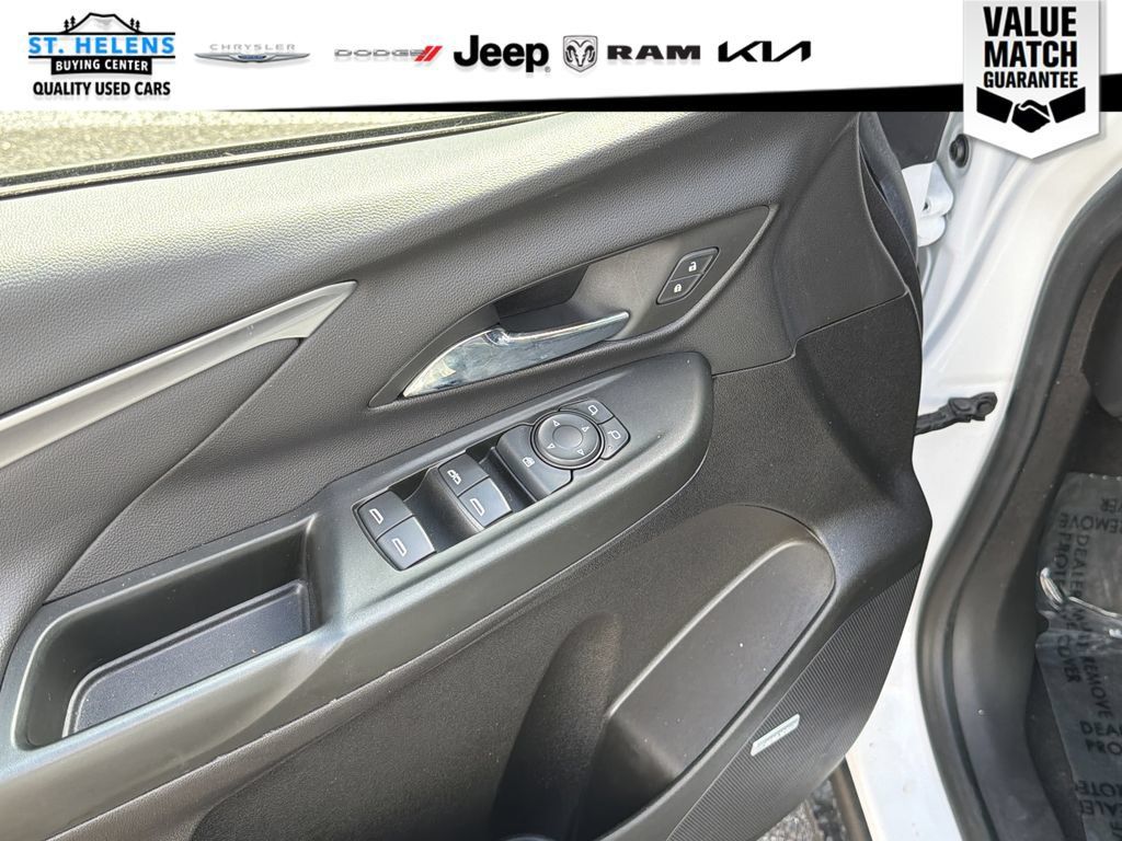 Used 2022 Chevrolet Bolt LT w/ Infotainment Package FWD image 16