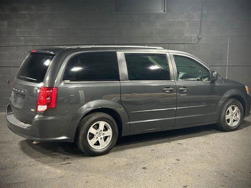 Used 2012 Dodge Grand Caravan SXT image 5