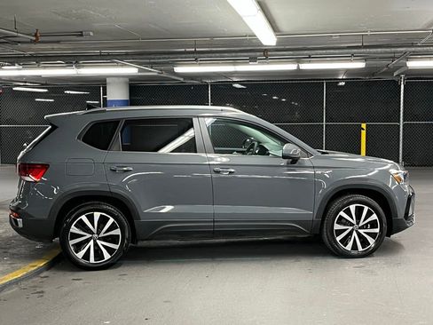 Certified 2022 Volkswagen Taos SE image 39