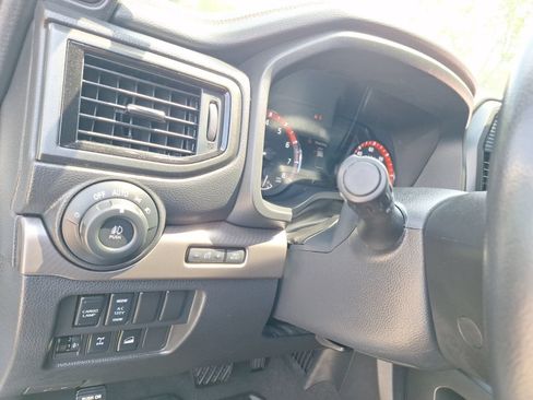 Used 2023 Nissan Titan PRO-4X w/ Pro-4x Utility Package AWD/4WD image 19