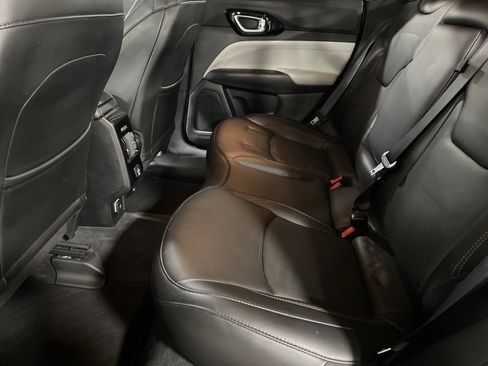 Used 2022 Jeep Compass Limited image 10