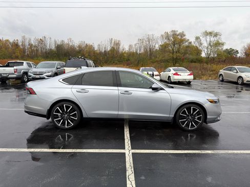 Used 2023 Honda Accord Touring image 7