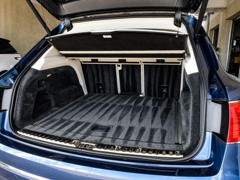 Used 2019 Bentley Bentayga AWD/4WD image 58