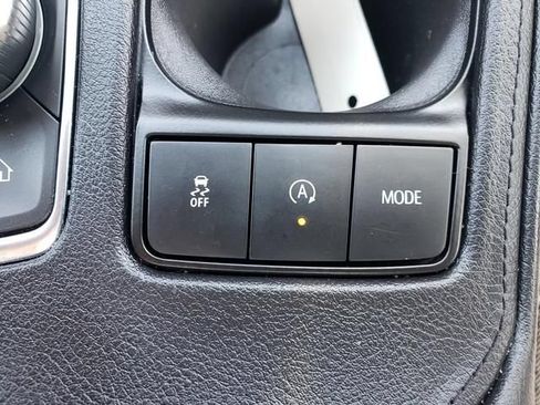 Used 2024 Cadillac XT4 Luxury w/ Cold Weather Package AWD/4WD image 19