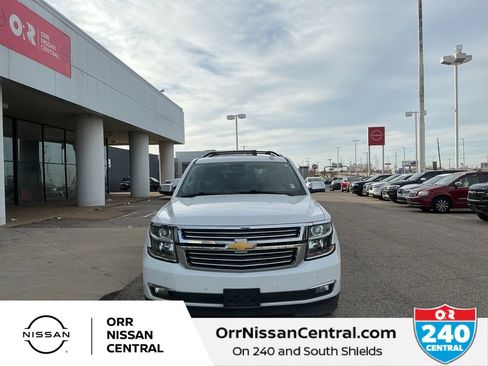 Used 2019 Chevrolet Suburban Premier w/ Premier Plus Edition image 2