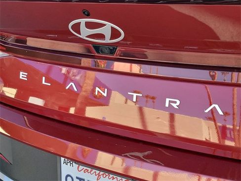 Used 2025 Hyundai Elantra Sport image 22