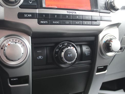 Used 2011 Toyota 4Runner SR5 image 32